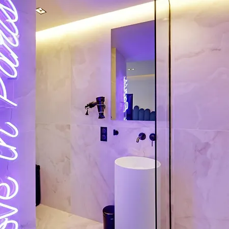 Amazing Bedroom With Jacuzzi - 2p - Chatelet Casa vacanze *