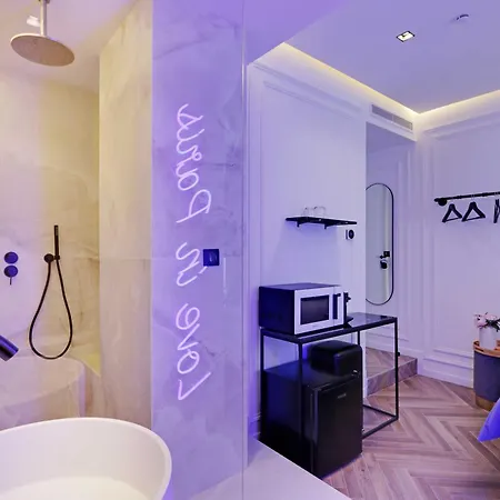 Amazing Bedroom With Jacuzzi - 2p - Chatelet Parigi